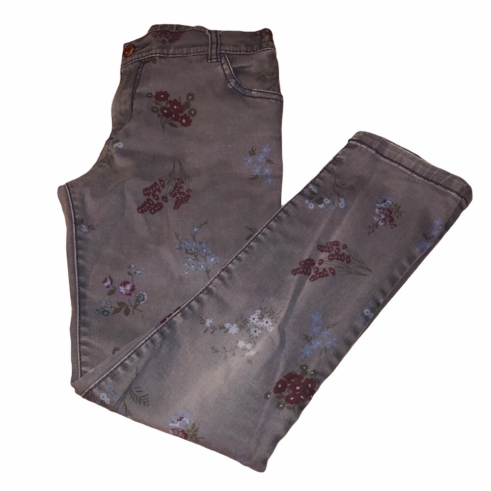 3/$18 F and F Girls gray floral skinny jeans size 10